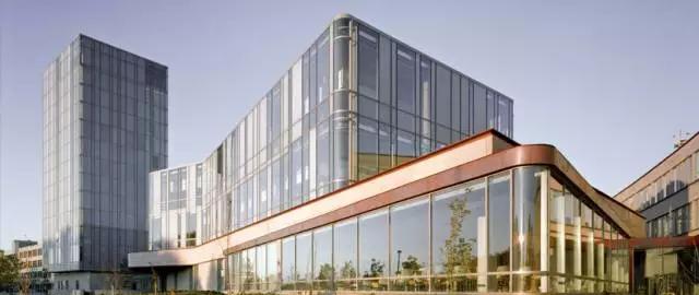 想去商学院？看看加拿大哪些商学院在世界