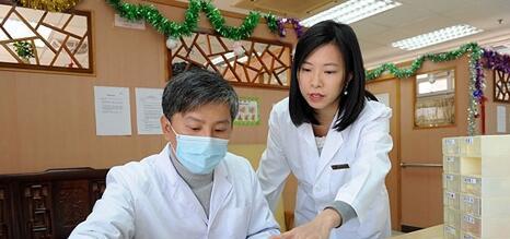 想成为一名药剂师 去英国读哪个大学好？