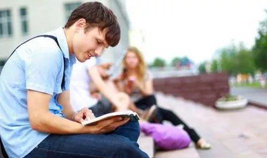 留学期间想赚钱？小case！教你如何在英国打工实习