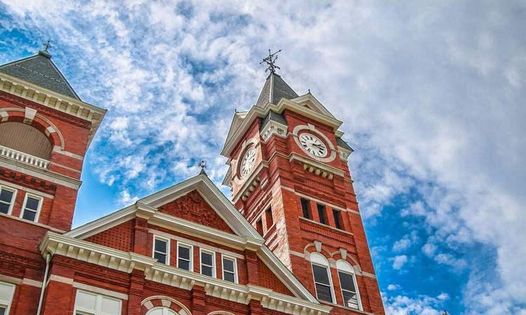 接受高考成绩的美国大学