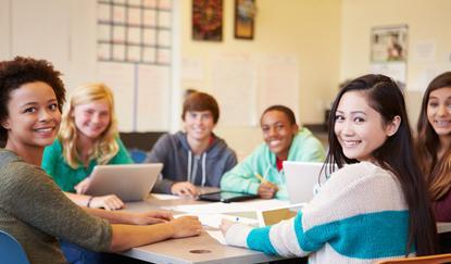 中加高中毕业生申请大学的申请通道有区别吗? 中加高中毕业生申请大学的申请通道有区别吗?