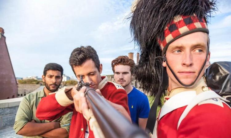 虽然我年轻，但我也有故事