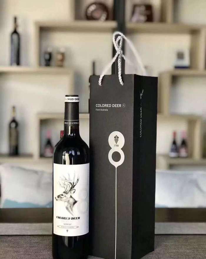 酒中有一珍类，名&ldquo;8彩鹿&rdquo;