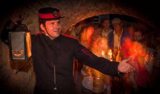 虽然我年轻，但我也有故事