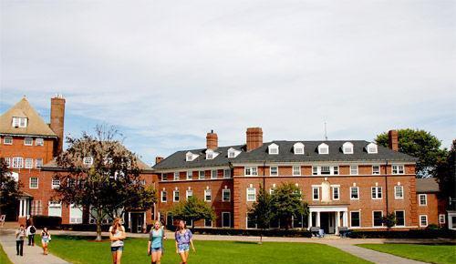 加拿大政府公立中学主要特色