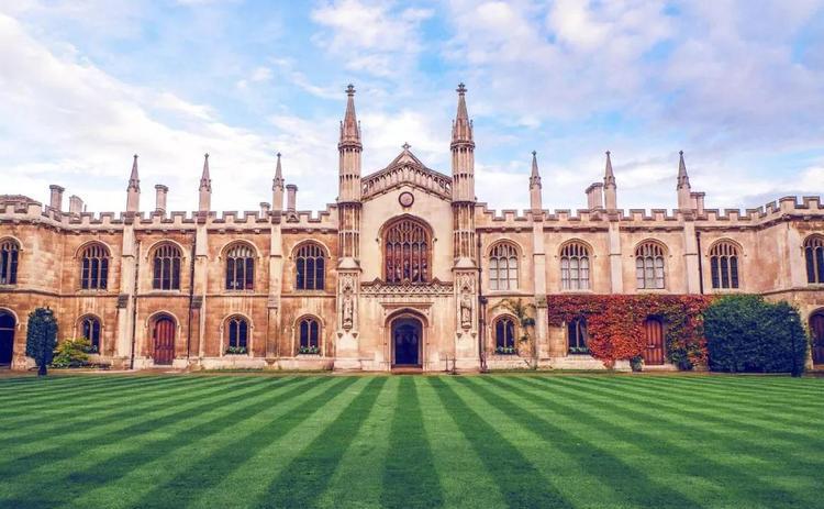 留学圈鄙视链：美国英国大PK，谁看不上谁？