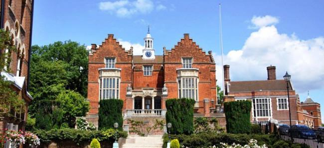 出身“寒门”的英国贵族公学