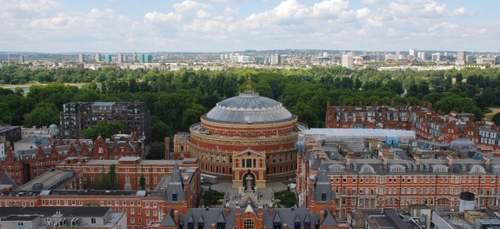 英国留学就业率最高的十所英国大学