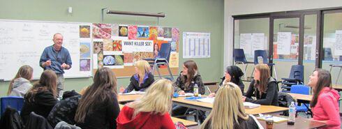 “低龄留学生”为何偏爱加拿大