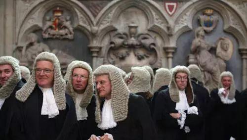 为什么在英国学法律可以走向人生巅峰？