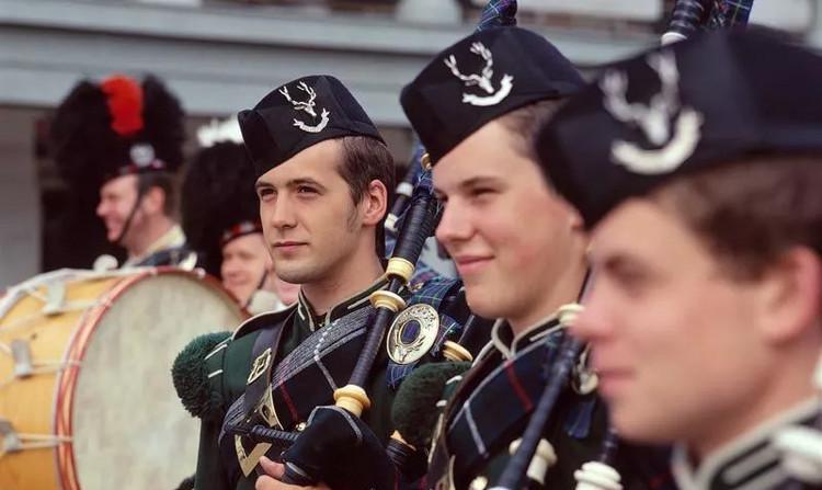 虽然我年轻，但我也有故事