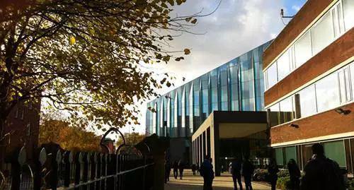 英国最牛电影学院，致看完《红海行动》想学电影的你~