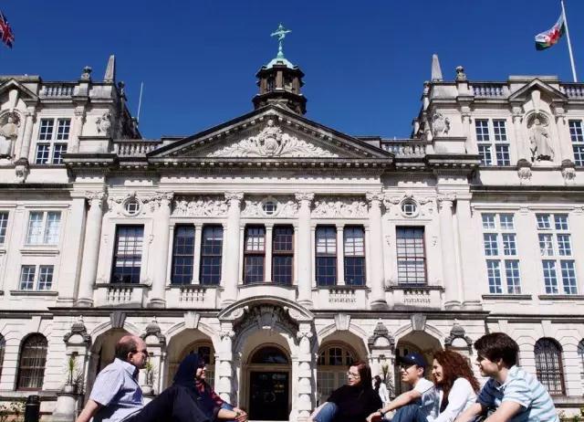 英国大学招生时,如果参考中国大学排名?只看2 英国大学招生时,如果参考中国大学排名?只看2