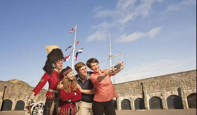 虽然我年轻，但我也有故事