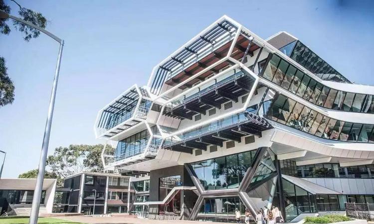 高考直录澳洲八大 高考直录澳洲八大