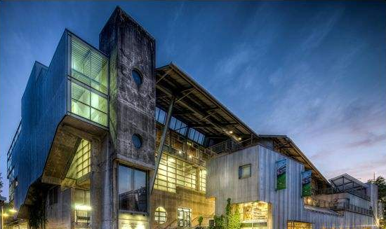 艾米丽卡尔艺术与设计大学简介