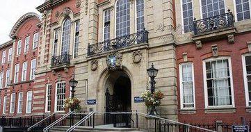 读传媒专业，怎么选择学校？