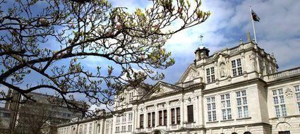 英国留学公共关系专业的推荐院校及就业前景