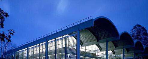 英国三重认证的学校