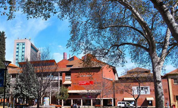 高考直录澳洲八大 高考直录澳洲八大