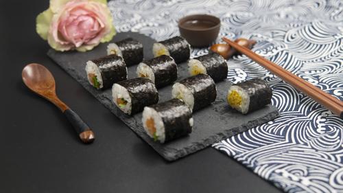 加拿大斯坦拜克圣经学院上硕士花费每年要多少？