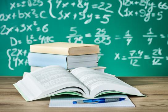 北佛罗里达大学向留学生提供奖学金吗？如何获得？