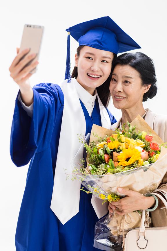 到澳大利亚洛根技术与继续教育学院上大学容易完成学业吗？