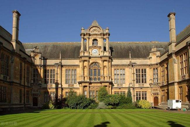 英国兰卡斯特大学商科专业排名多少？