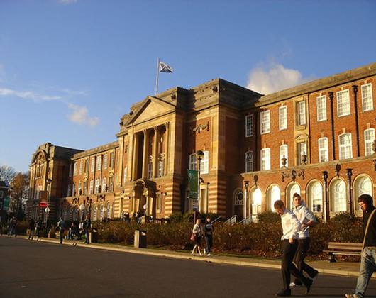 利兹大学和利兹贝克特大学是什么关系？