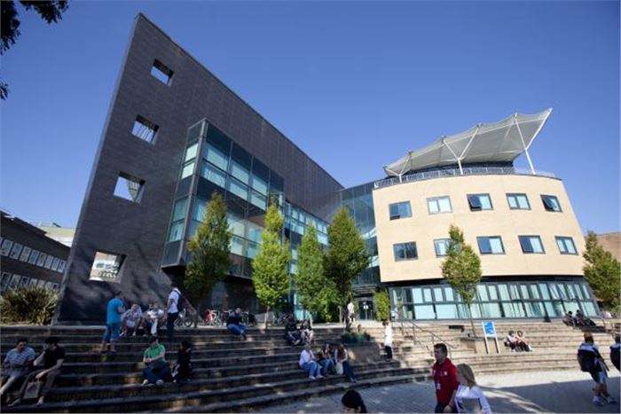 英国斯旺西大学法学院专业排名多少？