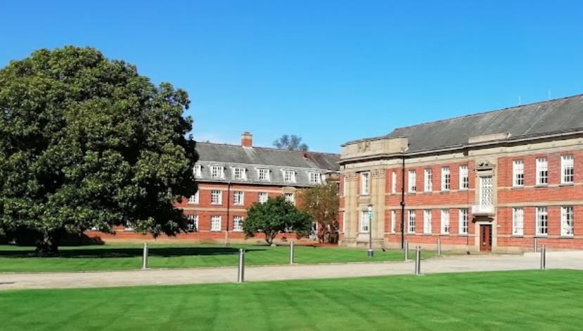 Furthermore/moreover/additionally Furthermore/moreover/additionally