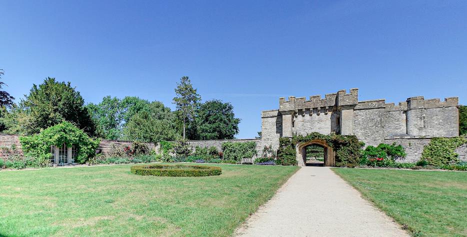 印度:各高校自行出题