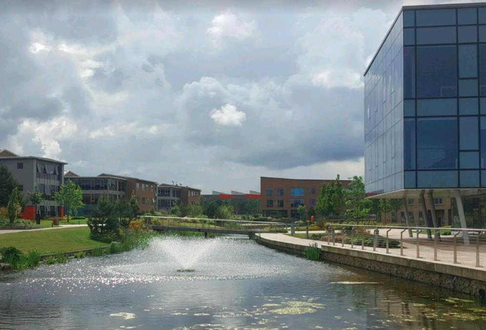 体育馆 Sports Centre 体育馆 Sports Centre