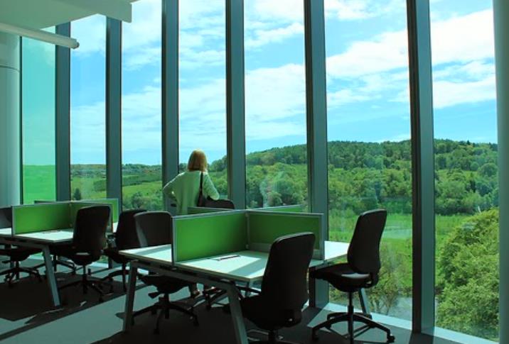 在英国申请上网