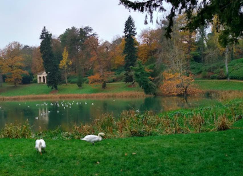 本书第二章由西楠所编。编者系伦敦政治经济学院比较政治学硕士,居英自由撰稿人