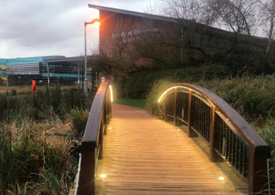 转变之外线上模式亟待优化