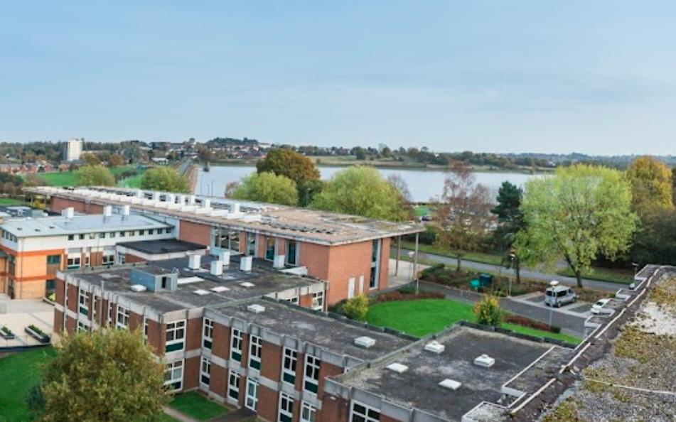 7.我经常听到中国留学生在国外学习或找工作有受到歧视的说法,到底有没有歧视?