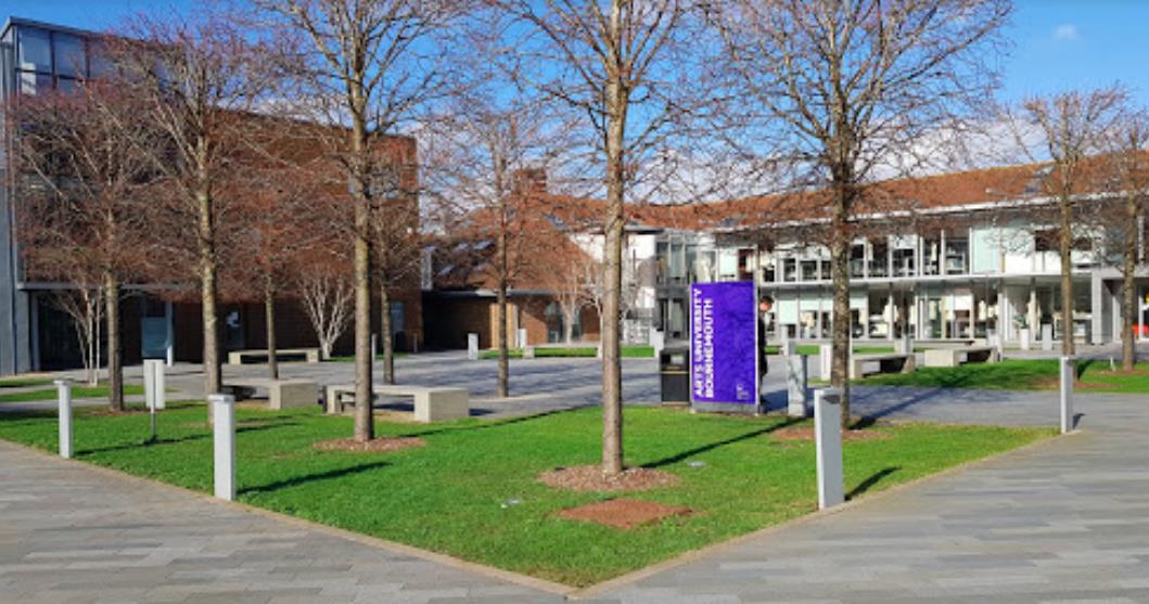 与直接读大一或研一相比,读预科有哪些利弊?Q什么样的学生适合读预科?在爱尔兰读预科的升学前景如何?