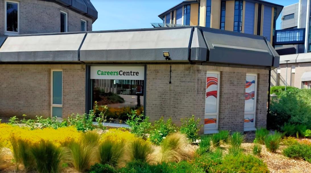 选择正规快递公司跨国收寄需提前了解海关规定